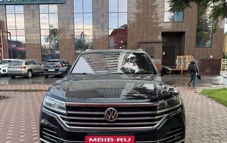 Volkswagen Touareg III, 2018 год, 4 799 000 рублей, 1 фотография