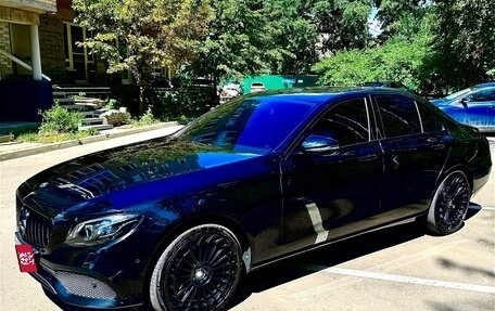 Mercedes-Benz E-Класс, 2019 год, 3 650 000 рублей, 1 фотография