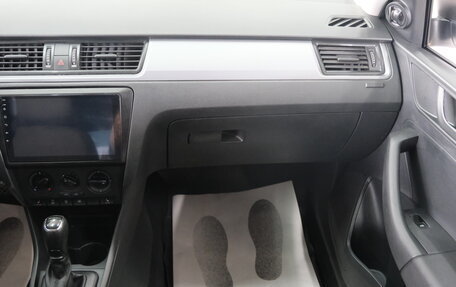 Skoda Rapid I, 2015 год, 1 059 000 рублей, 17 фотография