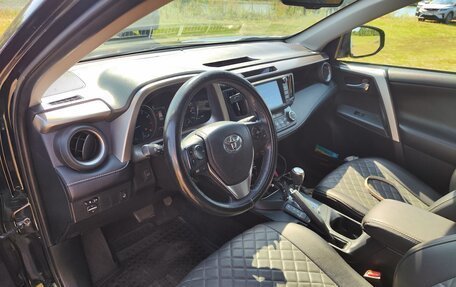 Toyota RAV4, 2018 год, 2 550 000 рублей, 6 фотография