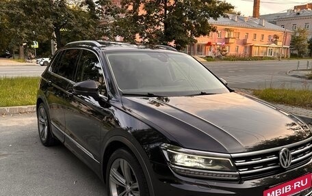 Volkswagen Tiguan II, 2020 год, 3 200 000 рублей, 2 фотография