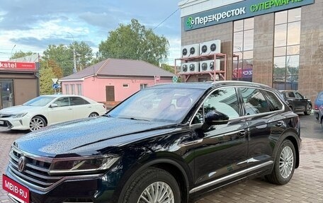 Volkswagen Touareg III, 2018 год, 4 799 000 рублей, 2 фотография