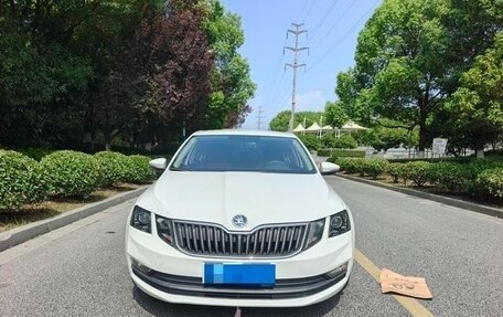 Skoda Octavia, 2021 год, 1 202 000 рублей, 2 фотография