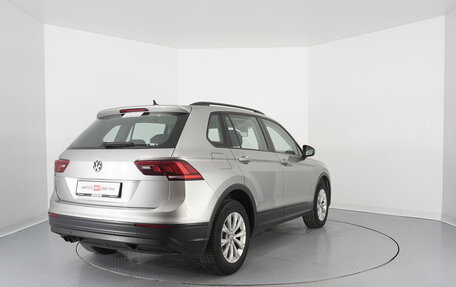 Volkswagen Tiguan II, 2020 год, 2 120 000 рублей, 3 фотография