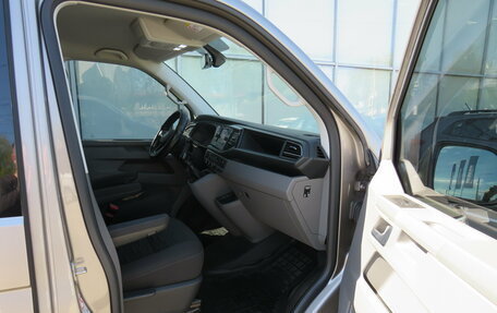 Volkswagen Caravelle T6 рестайлинг, 2021 год, 4 600 000 рублей, 14 фотография
