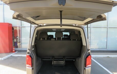 Volkswagen Caravelle T6 рестайлинг, 2021 год, 4 600 000 рублей, 16 фотография