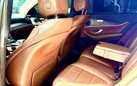 Mercedes-Benz E-Класс, 2019 год, 3 650 000 рублей, 8 фотография