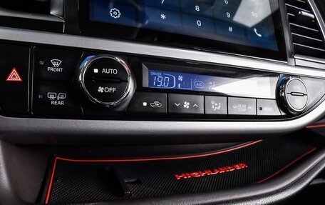 Toyota Highlander III, 2014 год, 2 949 000 рублей, 16 фотография