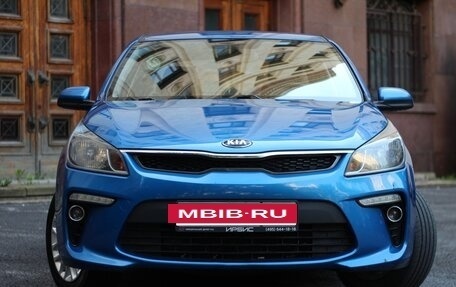 KIA Rio IV, 2018 год, 1 690 000 рублей, 2 фотография