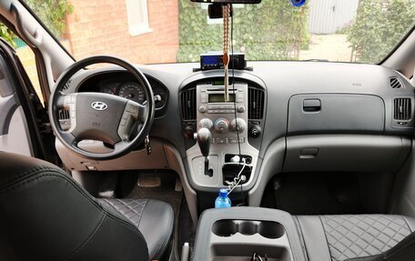 Hyundai Grand Starex Grand Starex I рестайлинг 2, 2013 год, 2 300 000 рублей, 6 фотография