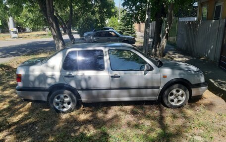 Volkswagen Vento, 1993 год, 250 000 рублей, 11 фотография