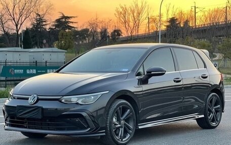 Volkswagen Golf VIII, 2021 год, 2 000 000 рублей, 2 фотография