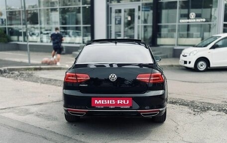 Volkswagen Passat B8 рестайлинг, 2018 год, 1 980 000 рублей, 5 фотография