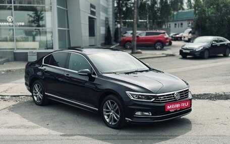 Volkswagen Passat B8 рестайлинг, 2018 год, 1 980 000 рублей, 3 фотография