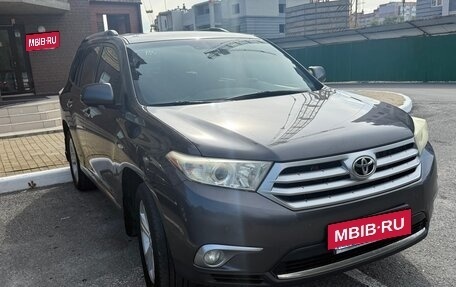 Toyota Highlander III, 2012 год, 1 699 000 рублей, 2 фотография