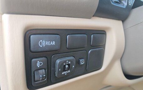 Toyota Land Cruiser 100 рестайлинг 2, 2006 год, 2 250 000 рублей, 7 фотография