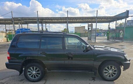 Toyota Land Cruiser 100 рестайлинг 2, 2006 год, 2 250 000 рублей, 2 фотография