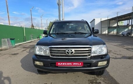 Toyota Land Cruiser 100 рестайлинг 2, 2006 год, 2 250 000 рублей, 3 фотография