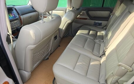 Toyota Land Cruiser 100 рестайлинг 2, 2006 год, 2 250 000 рублей, 12 фотография