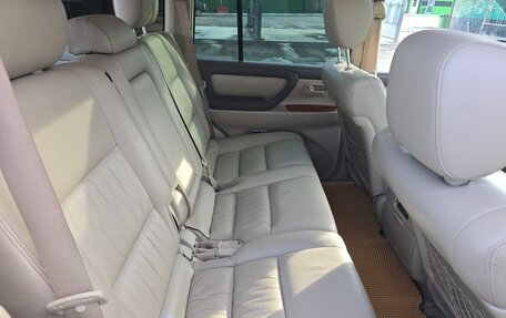 Toyota Land Cruiser 100 рестайлинг 2, 2006 год, 2 250 000 рублей, 21 фотография