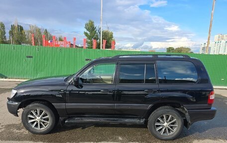 Toyota Land Cruiser 100 рестайлинг 2, 2006 год, 2 250 000 рублей, 31 фотография