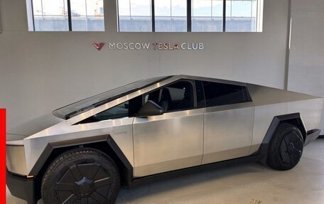 Tesla Cybertruck, 2024 год, 27 500 000 рублей, 3 фотография