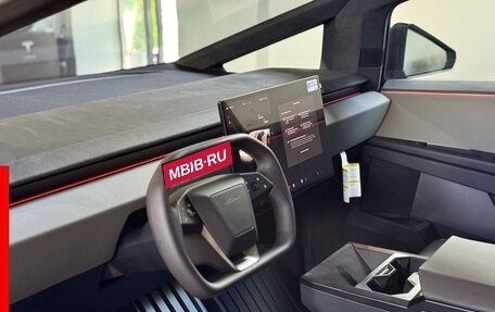 Tesla Cybertruck, 2024 год, 27 500 000 рублей, 13 фотография