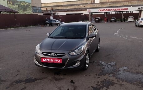 Hyundai Solaris II рестайлинг, 2012 год, 630 000 рублей, 6 фотография