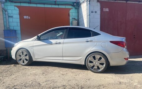 Hyundai Solaris II рестайлинг, 2014 год, 990 000 рублей, 5 фотография