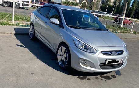 Hyundai Solaris II рестайлинг, 2014 год, 990 000 рублей, 7 фотография