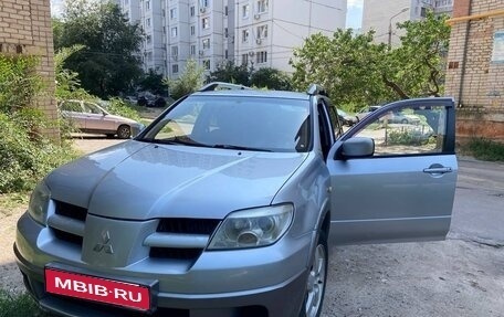 Mitsubishi Outlander III рестайлинг 3, 2005 год, 700 000 рублей, 1 фотография