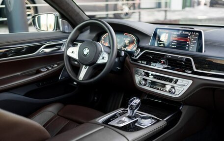 BMW 7 серия, 2019 год, 6 800 000 рублей, 13 фотография