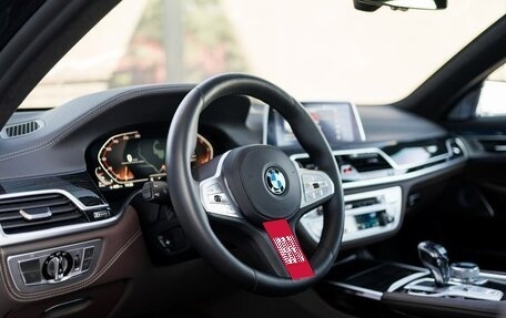 BMW 7 серия, 2019 год, 6 800 000 рублей, 9 фотография