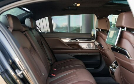 BMW 7 серия, 2019 год, 6 800 000 рублей, 16 фотография