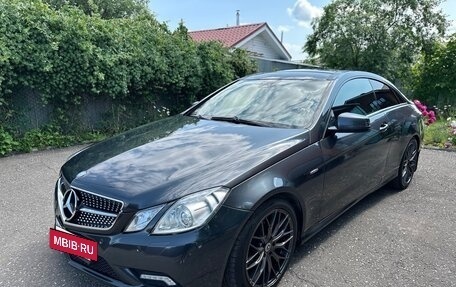 Mercedes-Benz E-Класс, 2010 год, 1 299 000 рублей, 3 фотография