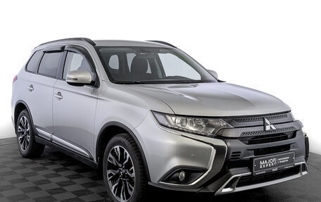 Mitsubishi Outlander III рестайлинг 3, 2021 год, 2 045 000 рублей, 3 фотография