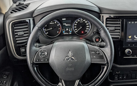 Mitsubishi Outlander III рестайлинг 3, 2021 год, 2 045 000 рублей, 21 фотография