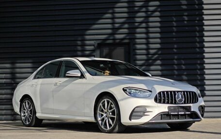 Mercedes-Benz E-Класс, 2021 год, 4 200 000 рублей, 3 фотография