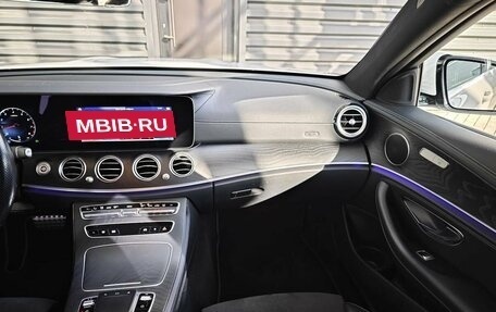 Mercedes-Benz E-Класс, 2021 год, 4 200 000 рублей, 16 фотография