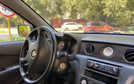Mitsubishi Outlander III рестайлинг 3, 2005 год, 700 000 рублей, 8 фотография