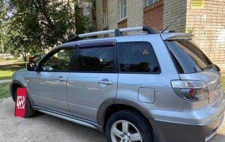 Mitsubishi Outlander III рестайлинг 3, 2005 год, 700 000 рублей, 7 фотография