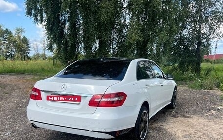 Mercedes-Benz E-Класс, 2013 год, 1 300 000 рублей, 3 фотография
