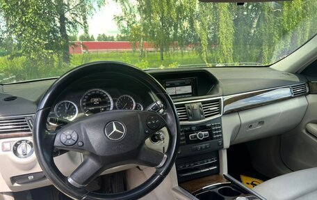 Mercedes-Benz E-Класс, 2013 год, 1 300 000 рублей, 8 фотография