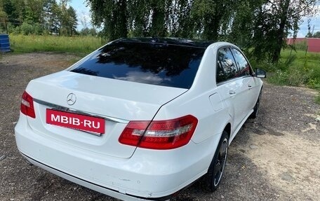 Mercedes-Benz E-Класс, 2013 год, 1 300 000 рублей, 13 фотография