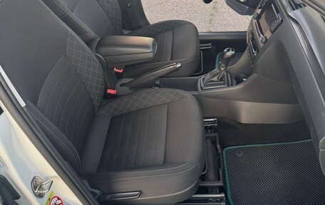Skoda Rapid I, 2017 год, 1 130 000 рублей, 8 фотография
