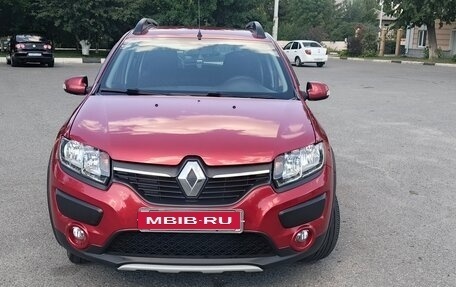 Renault Sandero II рестайлинг, 2015 год, 945 000 рублей, 1 фотография