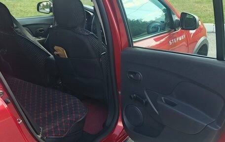 Renault Sandero II рестайлинг, 2015 год, 945 000 рублей, 14 фотография