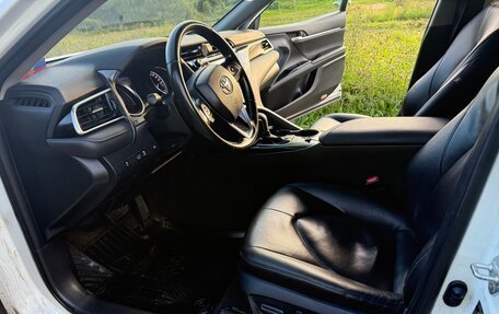 Toyota Camry, 2019 год, 2 150 000 рублей, 11 фотография