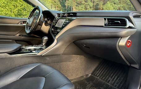Toyota Camry, 2019 год, 2 150 000 рублей, 12 фотография