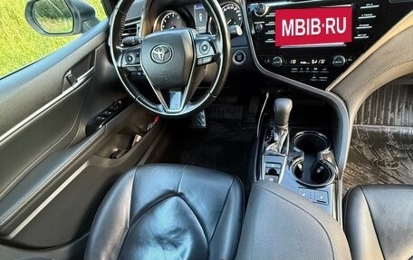 Toyota Camry, 2019 год, 2 150 000 рублей, 16 фотография
